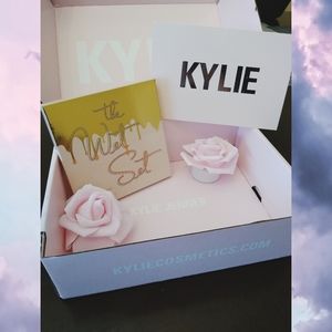 Kylie the wet set